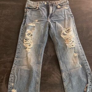 ZARA DISTRESSED JEANS